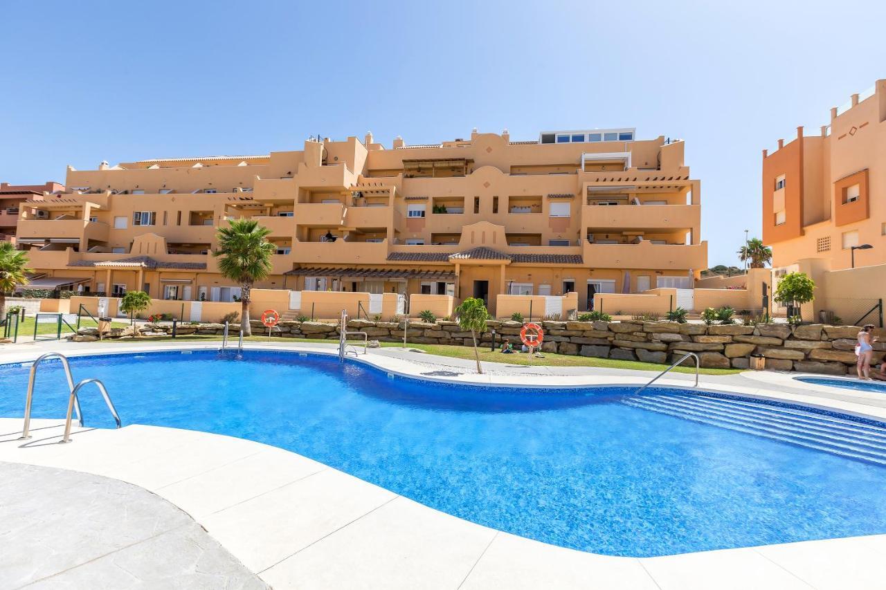 Bajo Con Jardin Y Piscina Cerca De La Playa Dos Apartment *