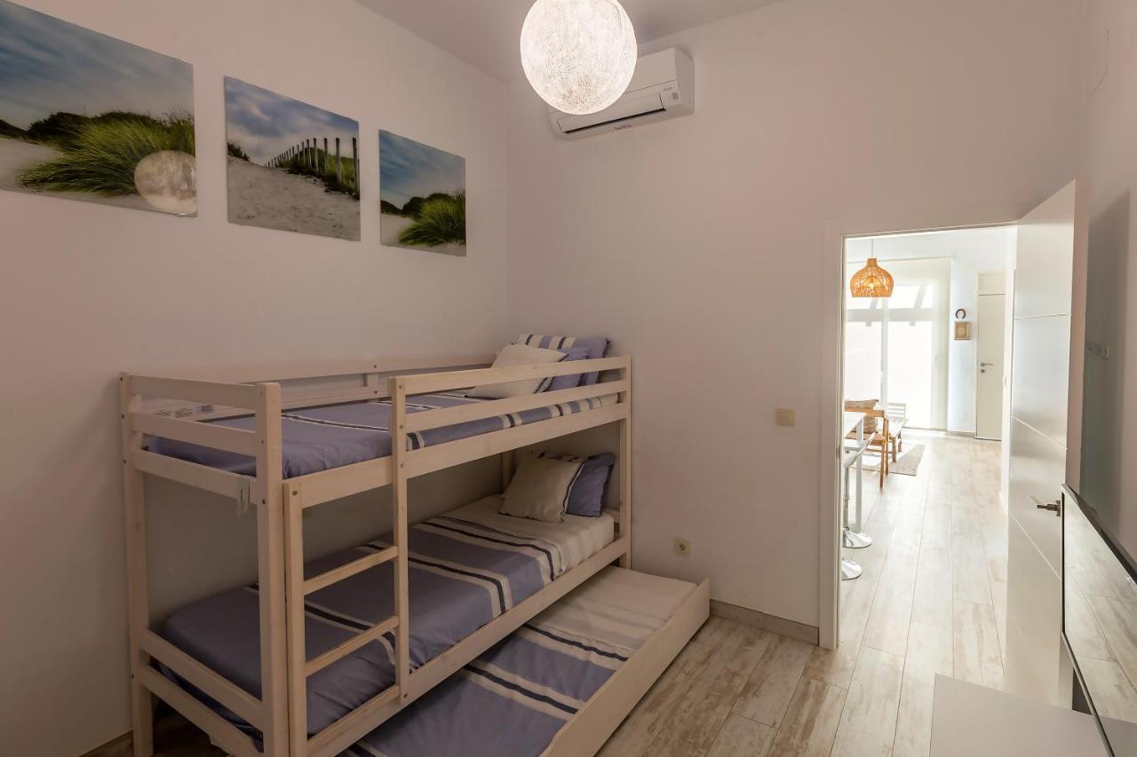 Apartment Bajo Con Jardin Y Piscina Cerca De La Playa Dos Tarifa